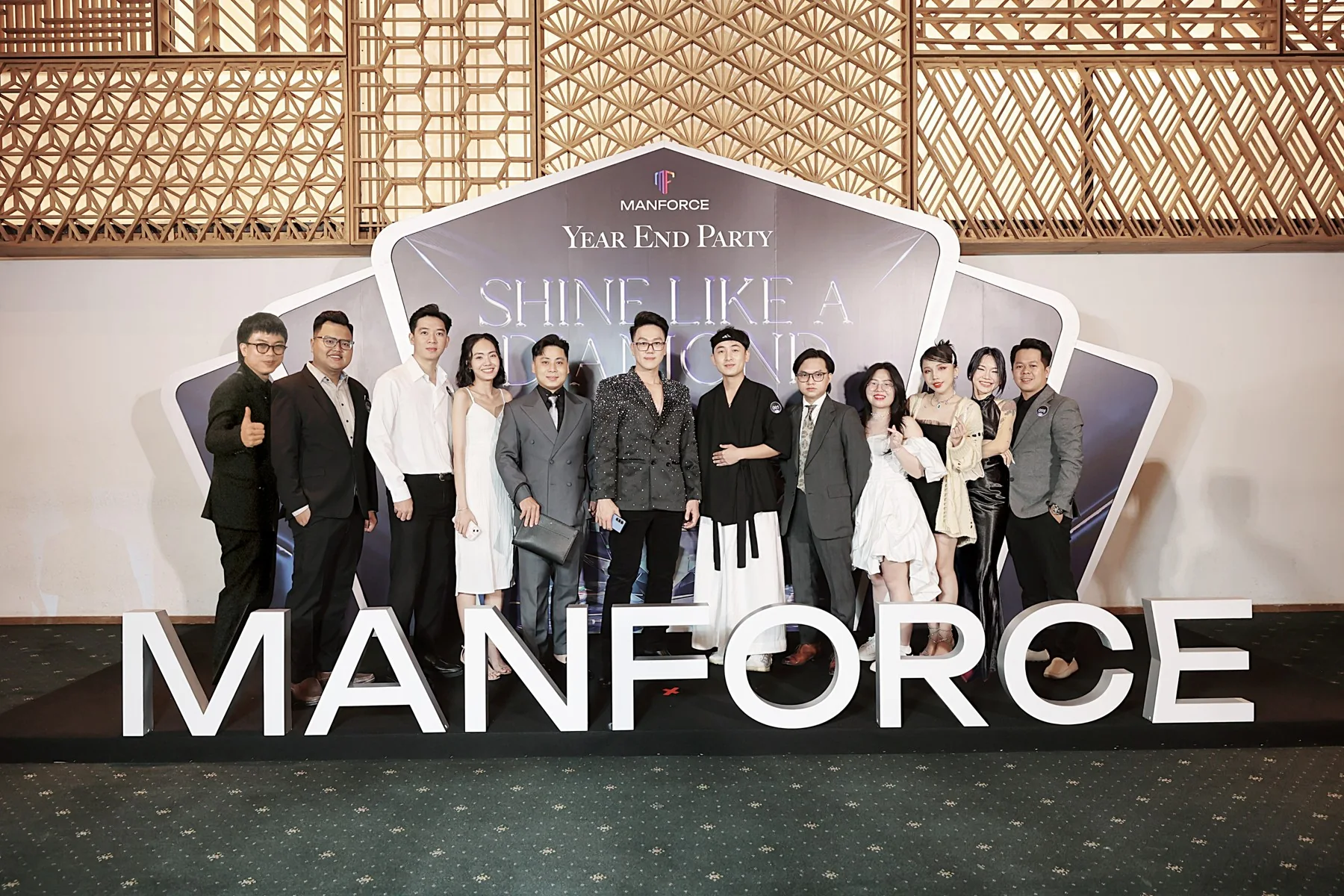 A shared milestone / Company gathering / 1