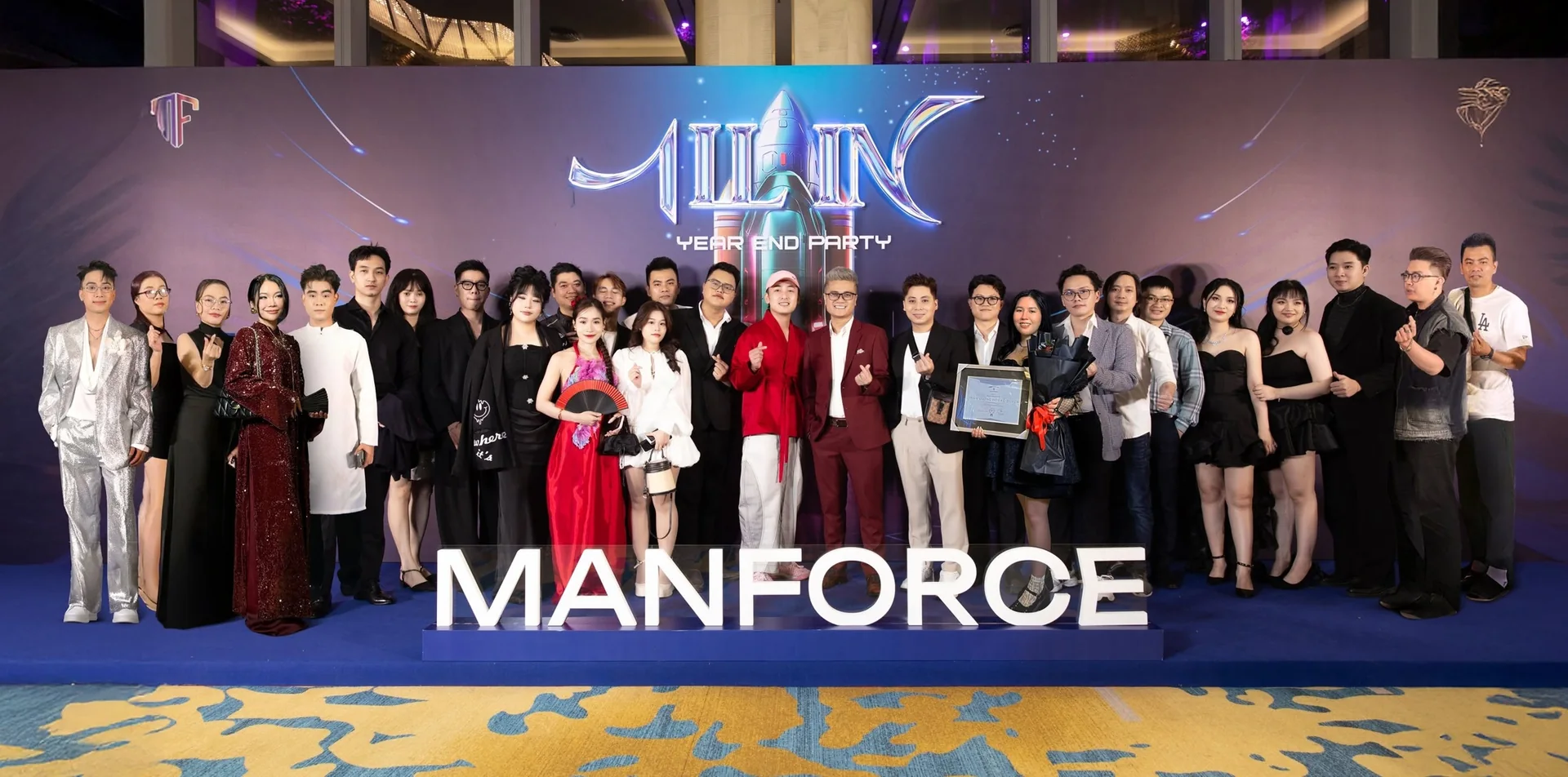 Marketing team at the company year-end gathering / 1